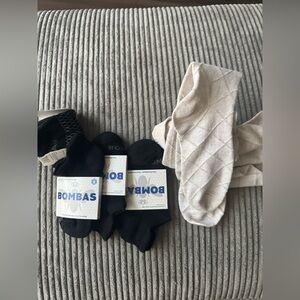 New 4 women’s Bombas Black socks small and one tight oatmeal color